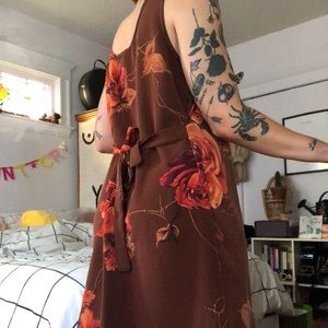 Vintage floral 90s tie back dress